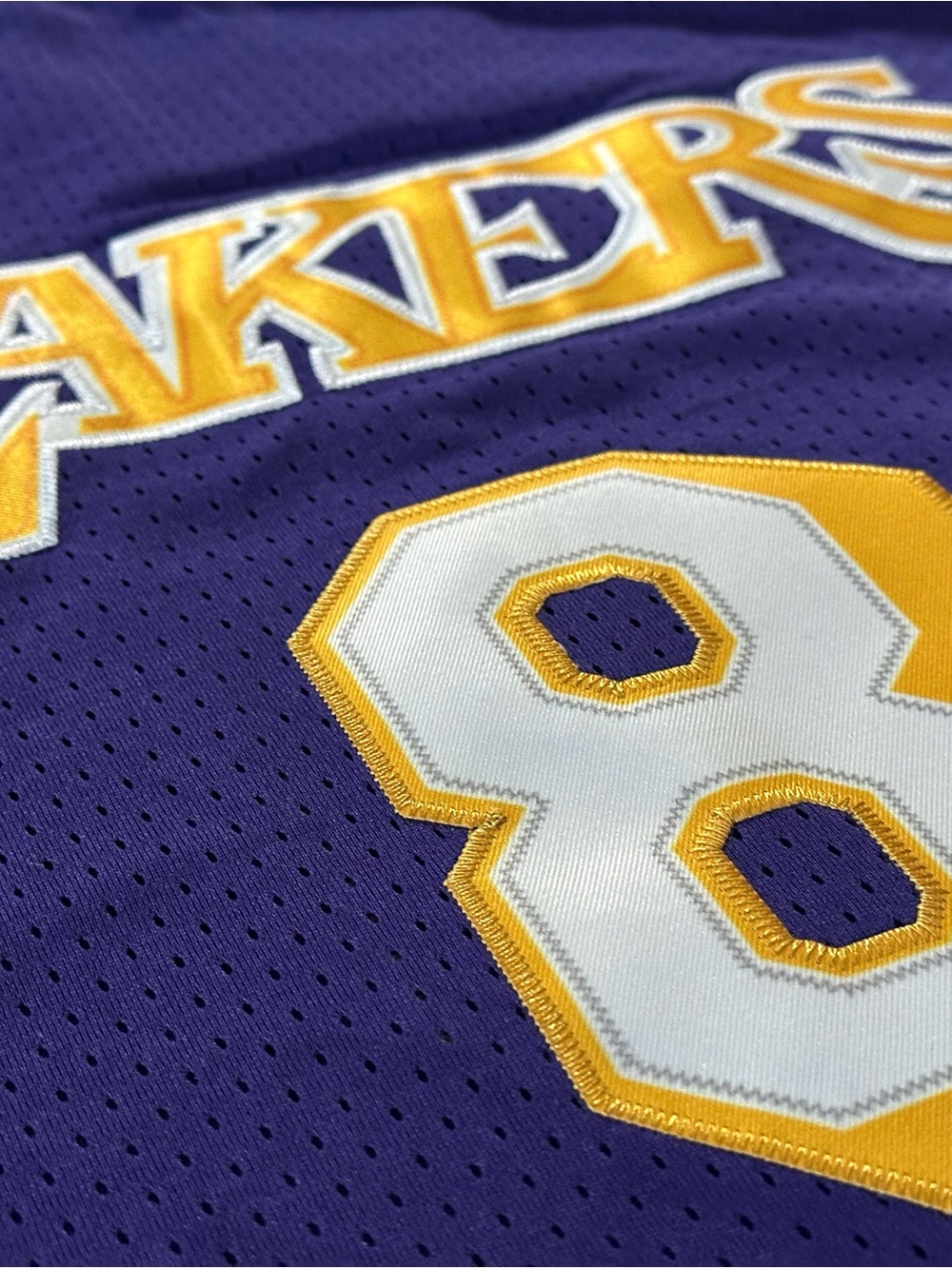 Kobe Bryant Souvenir Los Angeles Lakers #8 Purple Basketball Jersey XXL - Picture 3 of 4